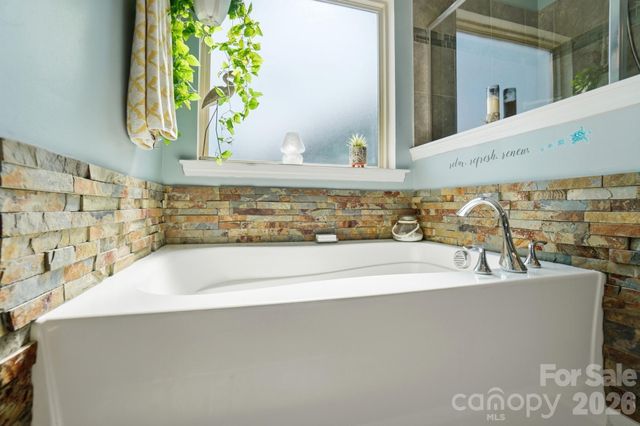 137 Falls Cove Drive, Troutman, NC 28166