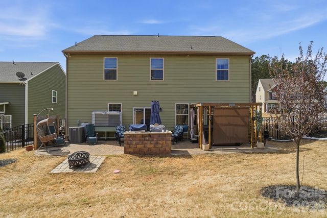 137 Falls Cove Drive, Troutman, NC 28166