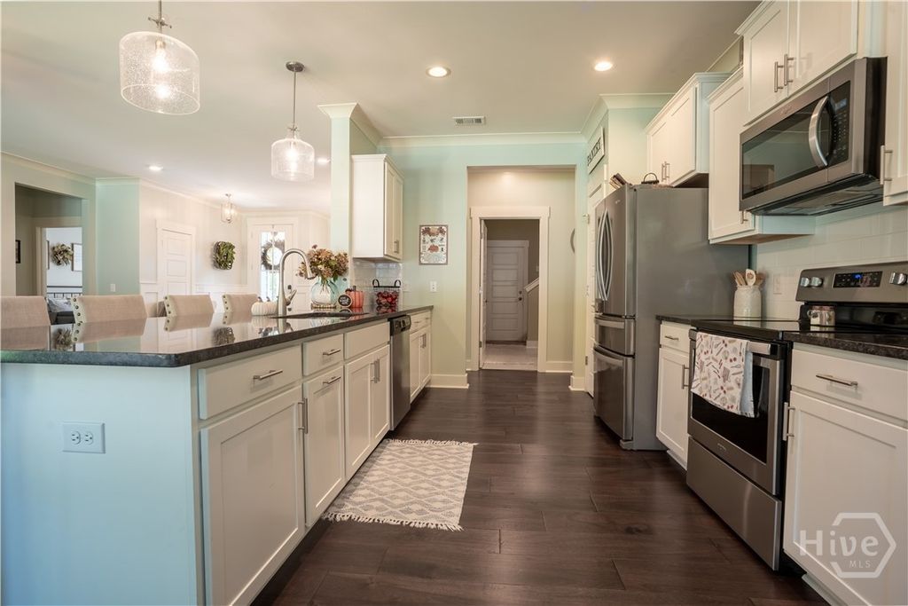 Image 7 of property listing at 23 Timberland Circle, Richmond Hill, GA 31324