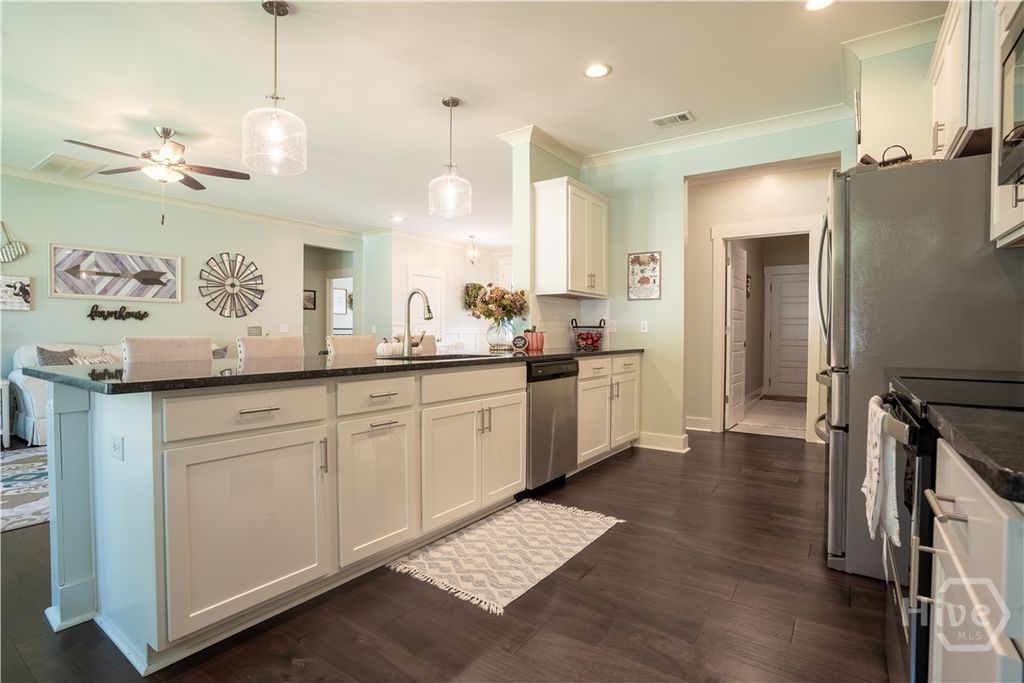 Image 8 of property listing at 23 Timberland Circle, Richmond Hill, GA 31324