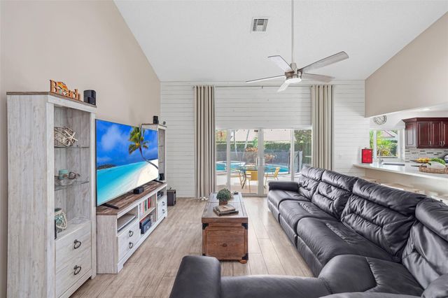 1872 NW 109th Avenue, Plantation, FL 33322