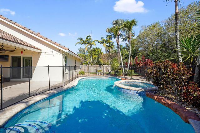 1872 NW 109th Avenue, Plantation, FL 33322