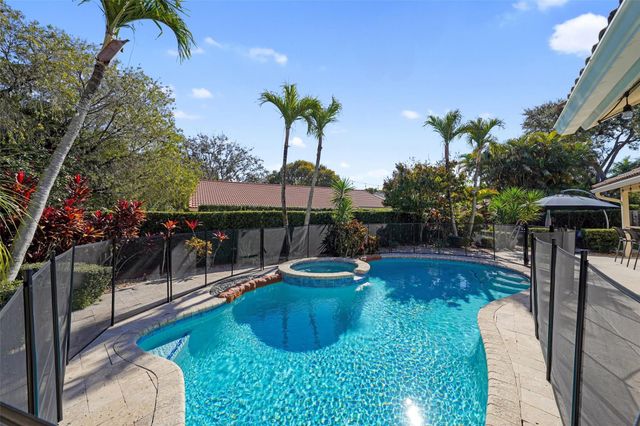 1872 NW 109th Avenue, Plantation, FL 33322