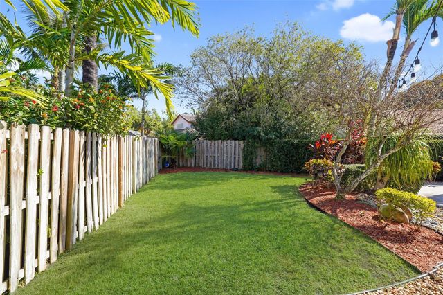 1872 NW 109th Avenue, Plantation, FL 33322