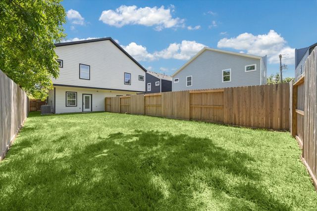 990-992 Marjorie Street, Houston, TX 77088