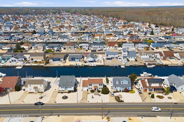 390 Bayview Avenue, Bayville, NJ 08721