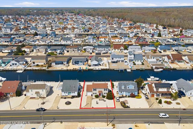 390 Bayview Avenue, Bayville, NJ 08721