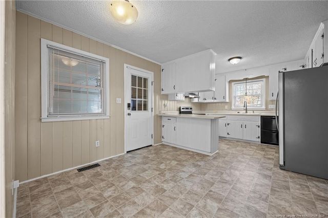 6319 WHITEHALL, Fayetteville, NC 28303