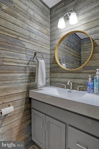 103 CHERRY TREE CT, Sterling, VA 20164