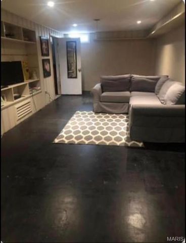 2030 Pontoon Road, Granite City, IL 62040