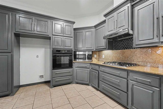1 NW Shelter Lake Dr, Lawton, OK 73505