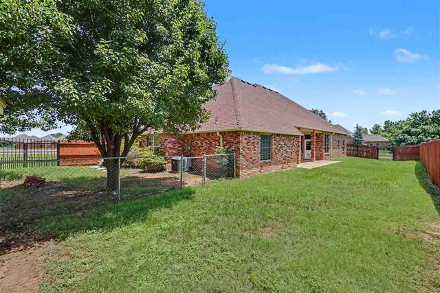 1 NW Shelter Lake Dr, Lawton, OK 73505