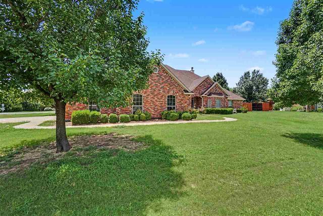 1 NW Shelter Lake Dr, Lawton, OK 73505