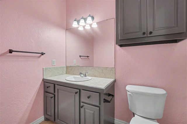 1 NW Shelter Lake Dr, Lawton, OK 73505