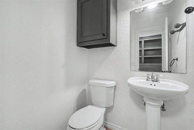 1 NW Shelter Lake Dr, Lawton, OK 73505
