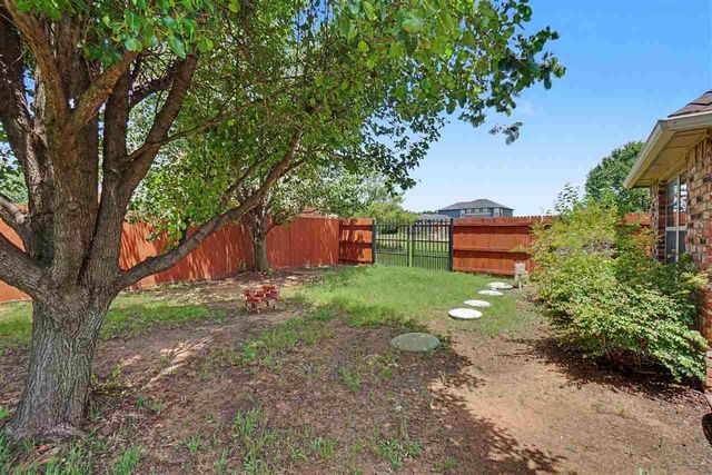 1 NW Shelter Lake Dr, Lawton, OK 73505