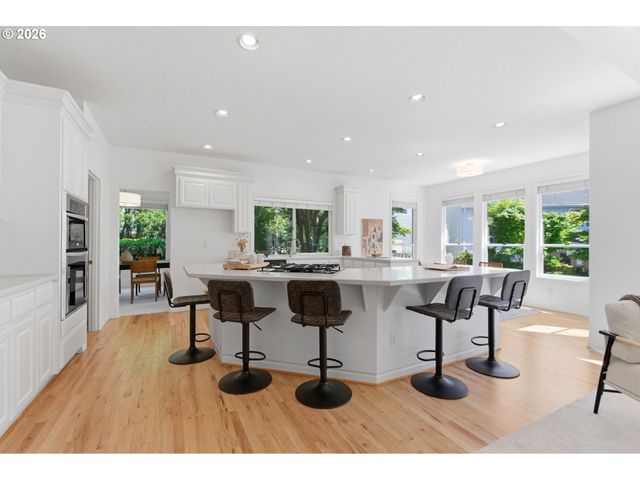 5914 Sw KRUSE RIDGE Dr, Portland, OR 97219