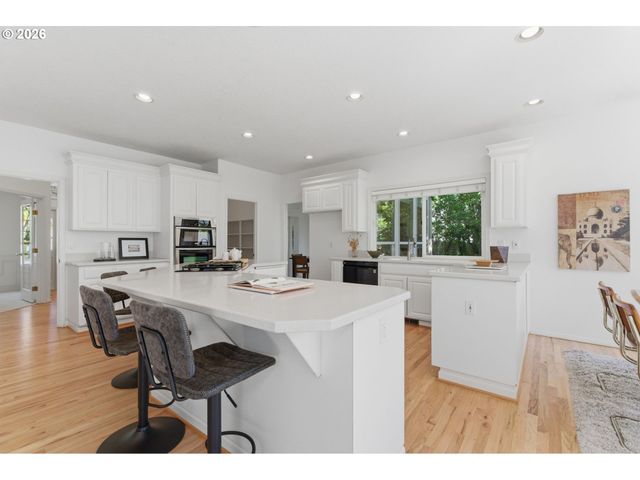 5914 Sw KRUSE RIDGE Dr, Portland, OR 97219