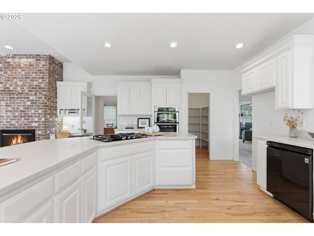 5914 Sw KRUSE RIDGE Dr, Portland, OR 97219
