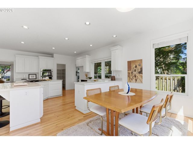 5914 Sw KRUSE RIDGE Dr, Portland, OR 97219