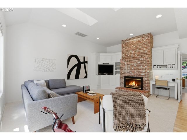 5914 Sw KRUSE RIDGE Dr, Portland, OR 97219
