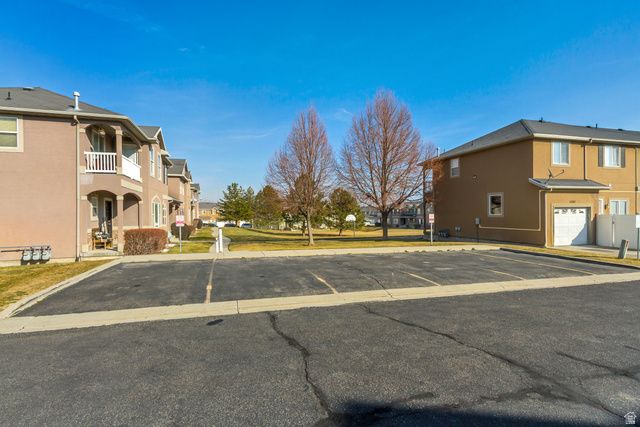 5213 W DOVE CREEK LN, West Jordan, UT 84081