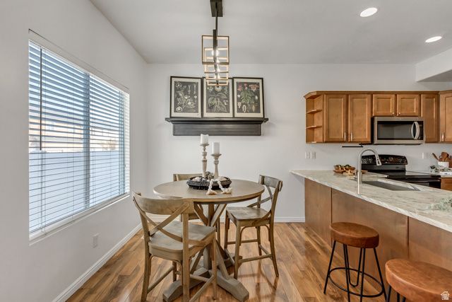 5213 W DOVE CREEK LN, West Jordan, UT 84081