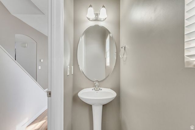 5213 W DOVE CREEK LN, West Jordan, UT 84081