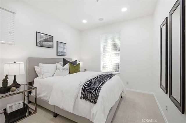 33 Nightshade, Irvine, CA 92603