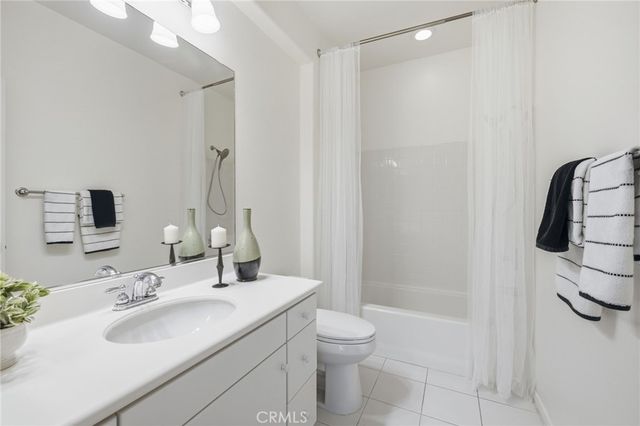 33 Nightshade, Irvine, CA 92603