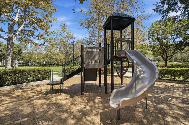 33 Nightshade, Irvine, CA 92603