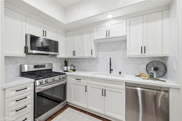 33 Nightshade, Irvine, CA 92603