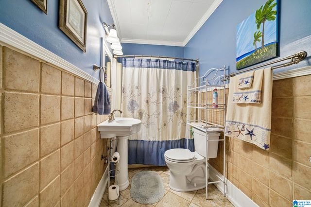 201 4TH AVENUE, Midfield, AL 35228