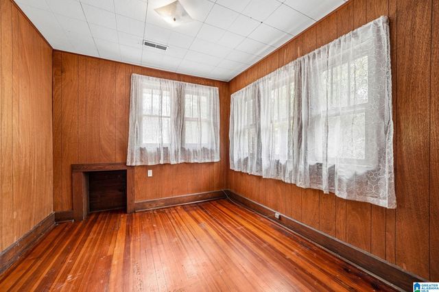 201 4TH AVENUE, Midfield, AL 35228