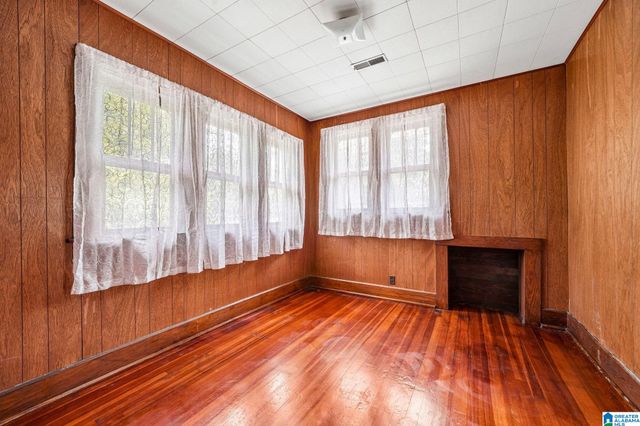 201 4TH AVENUE, Midfield, AL 35228