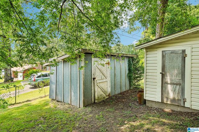 201 4TH AVENUE, Midfield, AL 35228