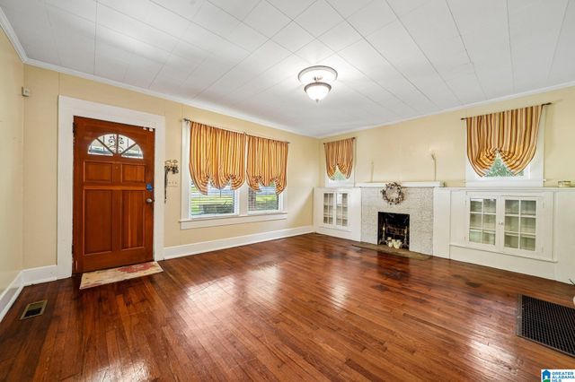 201 4TH AVENUE, Midfield, AL 35228