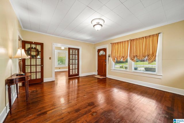 201 4TH AVENUE, Midfield, AL 35228
