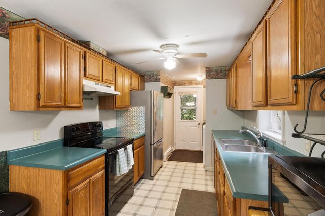 64 Mystery Ln, Athol, MA 01331