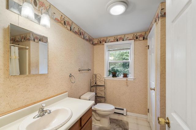 64 Mystery Ln, Athol, MA 01331