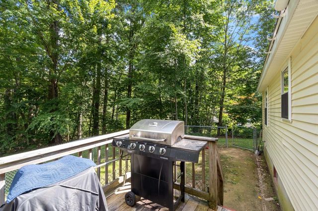 64 Mystery Ln, Athol, MA 01331