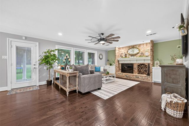 746 Stone Mountain Drive, Conroe, TX 77302