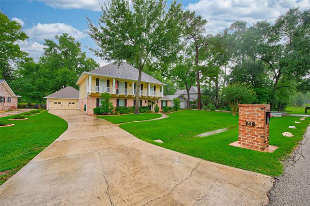 746 Stone Mountain Drive, Conroe, TX 77302
