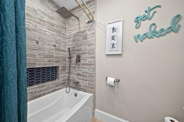 746 Stone Mountain Drive, Conroe, TX 77302