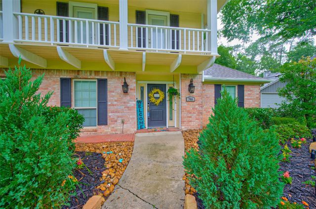 746 Stone Mountain Drive, Conroe, TX 77302