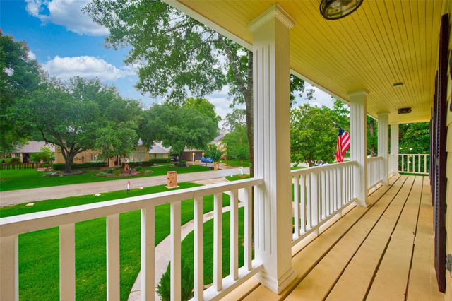 746 Stone Mountain Drive, Conroe, TX 77302