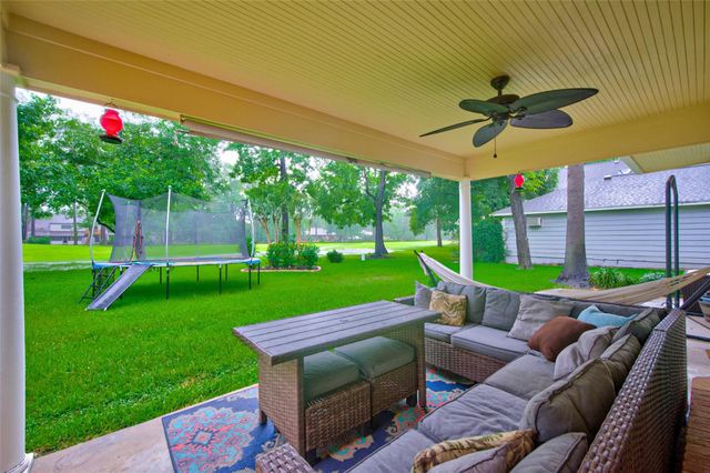 746 Stone Mountain Drive, Conroe, TX 77302
