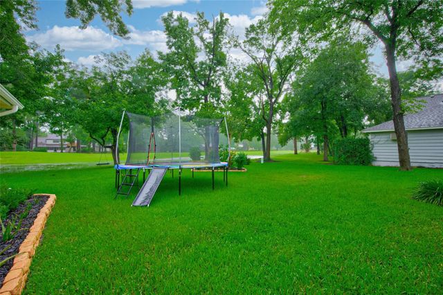 746 Stone Mountain Drive, Conroe, TX 77302