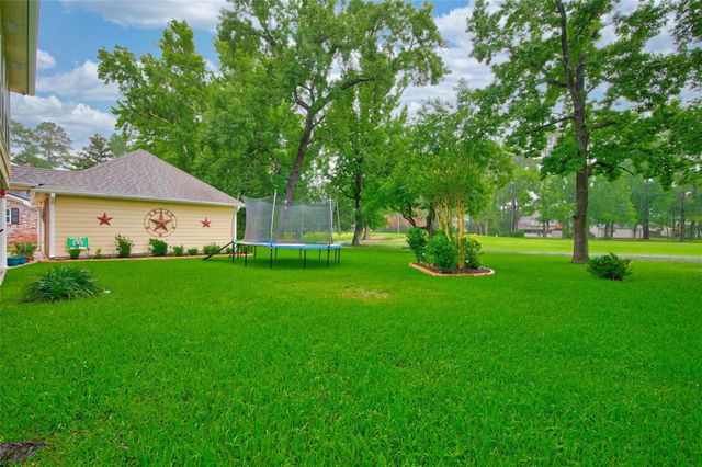 746 Stone Mountain Drive, Conroe, TX 77302