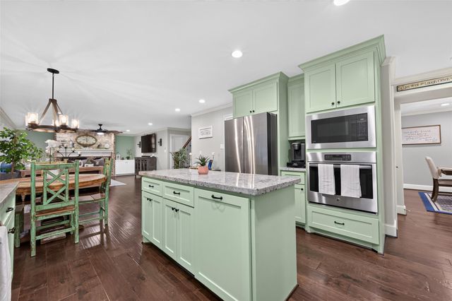 746 Stone Mountain Drive, Conroe, TX 77302